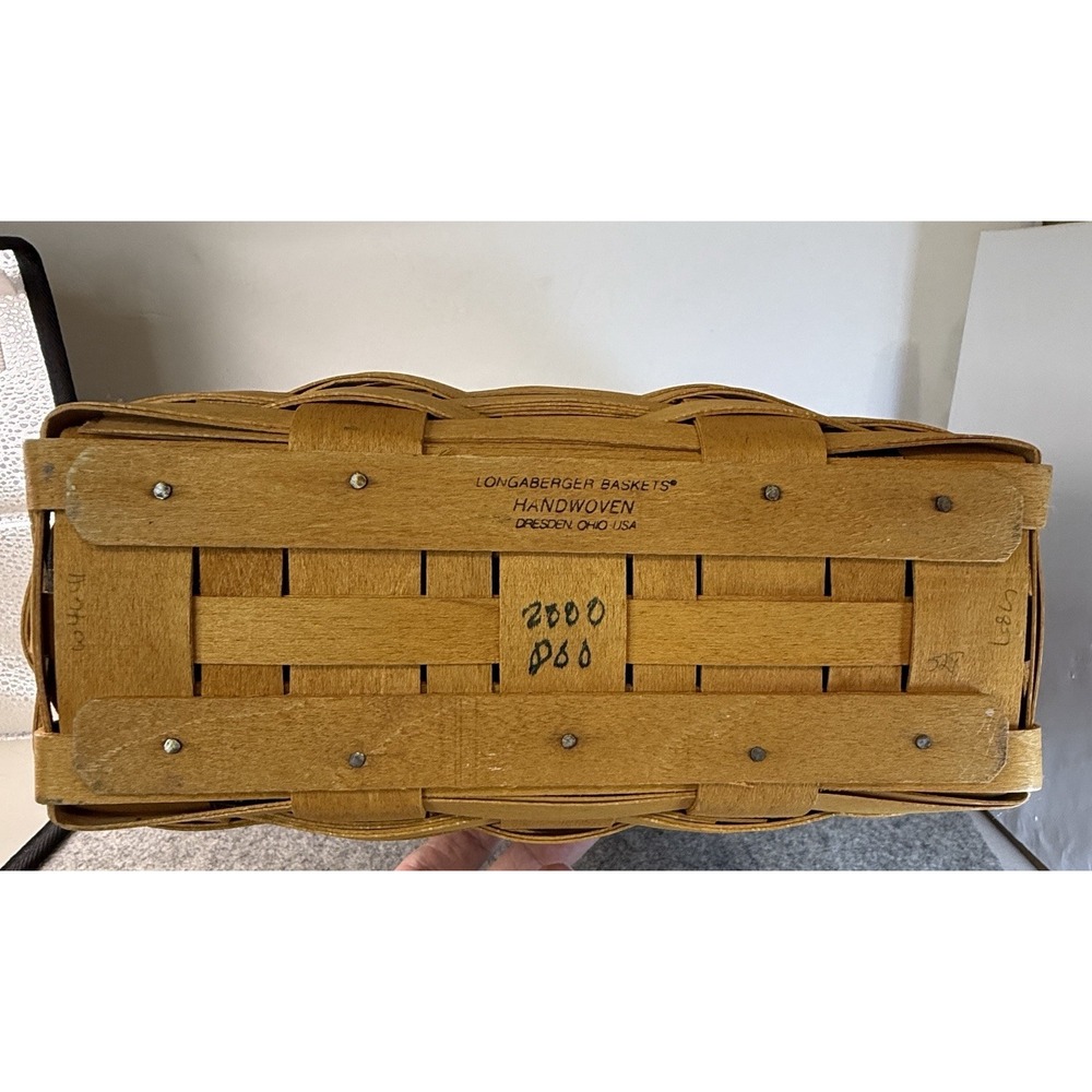 Longaberger Collector's Club Membership 10" Basket 2000 - Picture 5 of 11